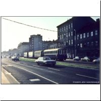 1979-09-26~ Philadelphiabruecke 4-Wagen-Zug.jpg